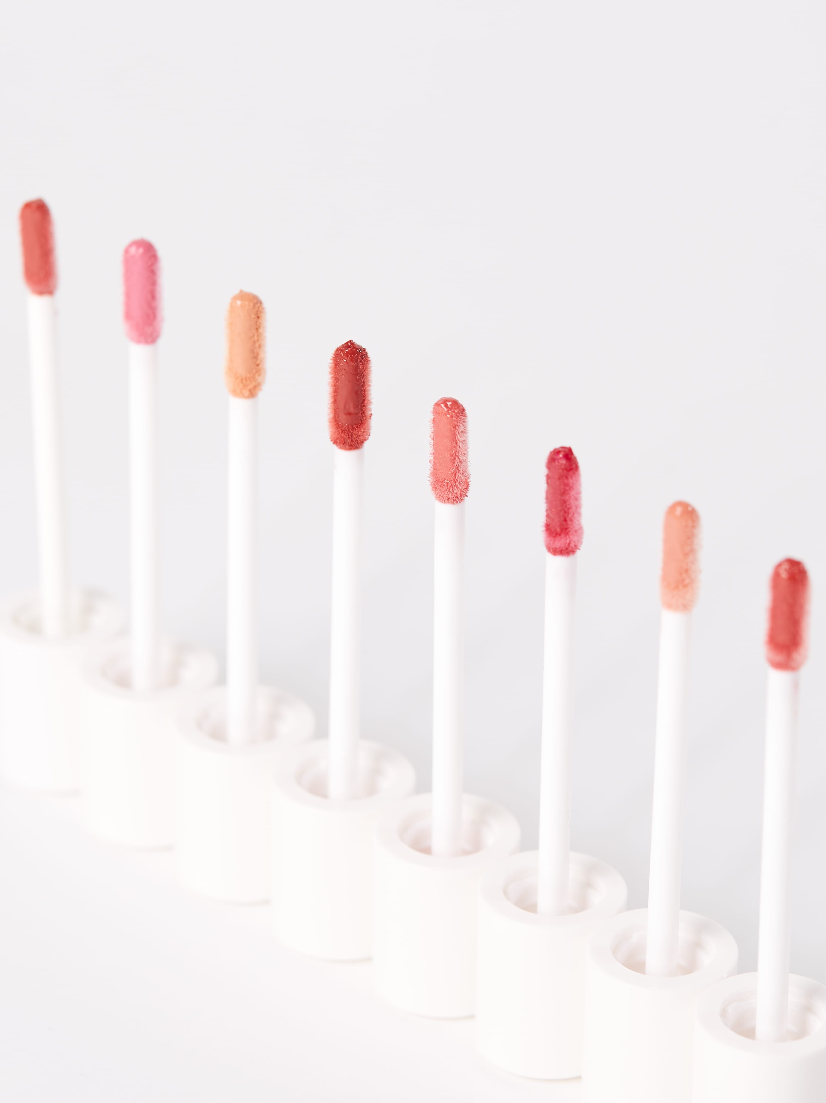 und-gretel-knutzen-lipgloss-mit-volume-boost-nude-glanz image 3
