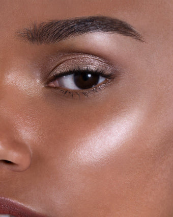 la-bouche-rouge-paris-highlighter-pinsel-buchenholz-vegan image 8