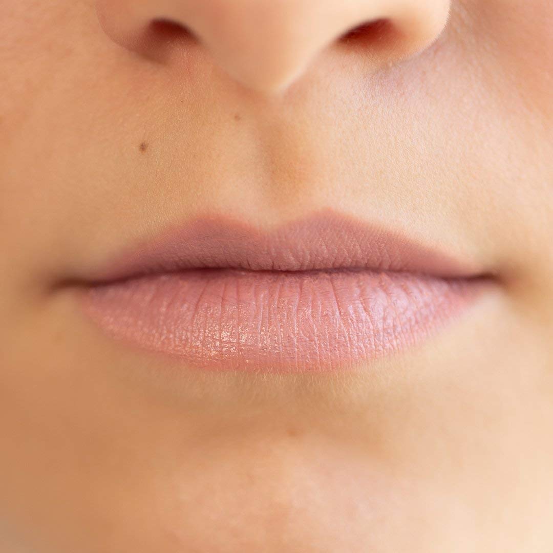 nui-cosmetics-natural-lipstick-pania-veganer-lippenstift-helles-pfirsich-orange image 4