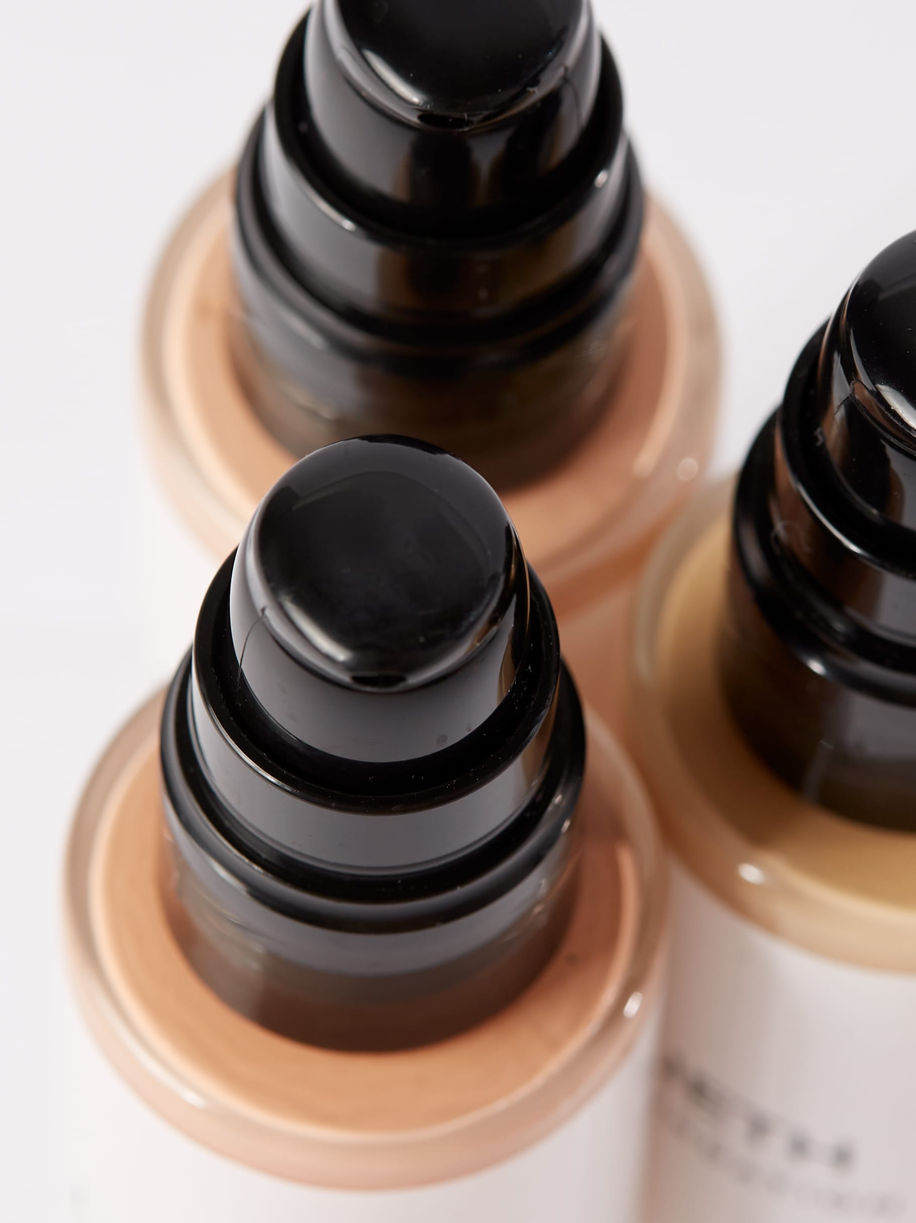 und-gretel-lieth-foundation-vegane-naturkosmetik-foundation image 3