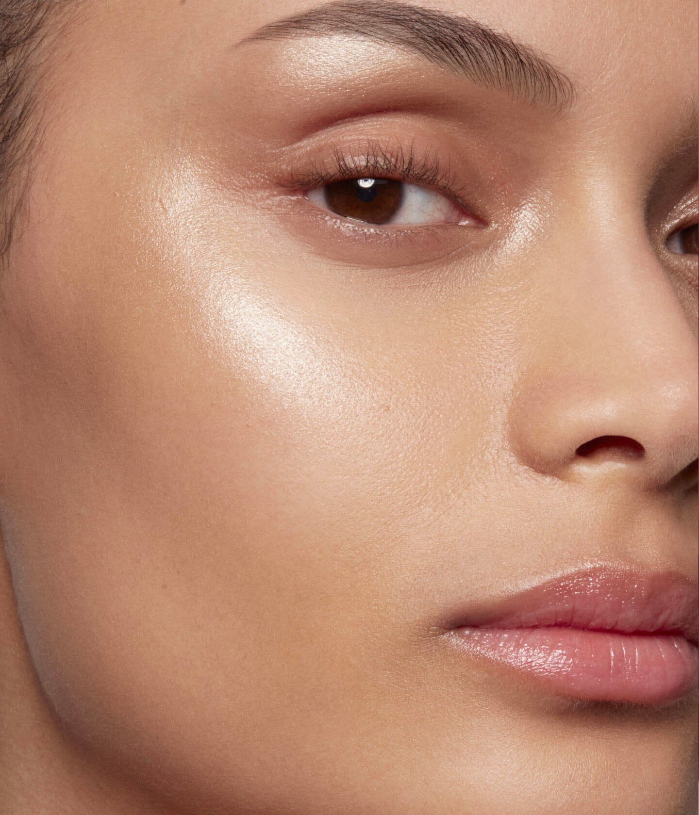 la-bouche-rouge-paris-la-lumi-re-highlighter-puder-96-nat-rlich image 5