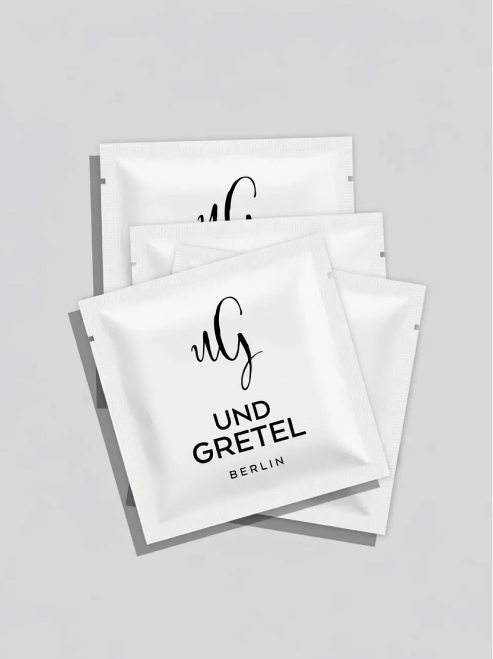 und-gretel-lieth-foundation-tester-sachets image 1