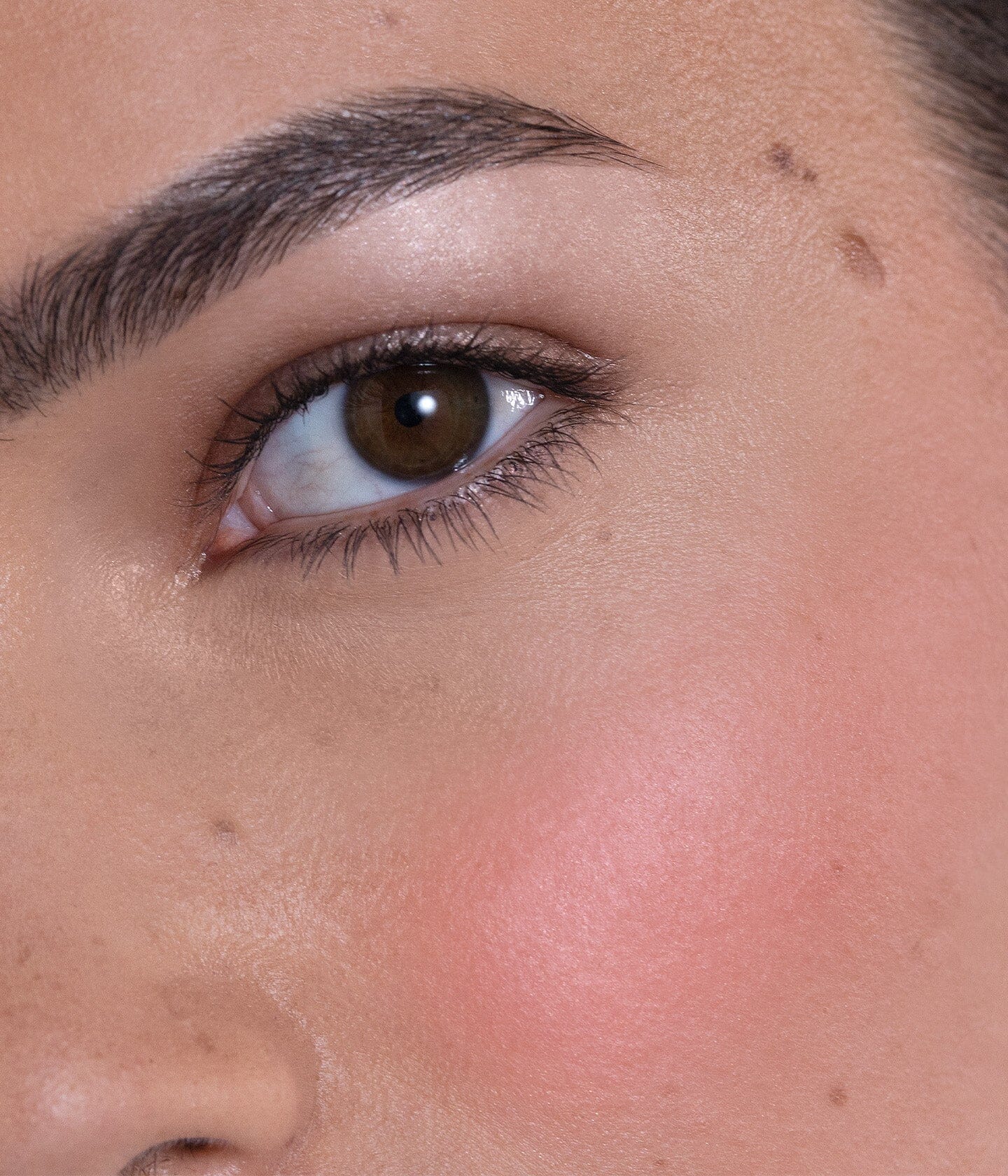 la-bouche-rouge-paris-luminous-harmony-rose-pop-dewy-pink-blush-stick-lippenstif image 7
