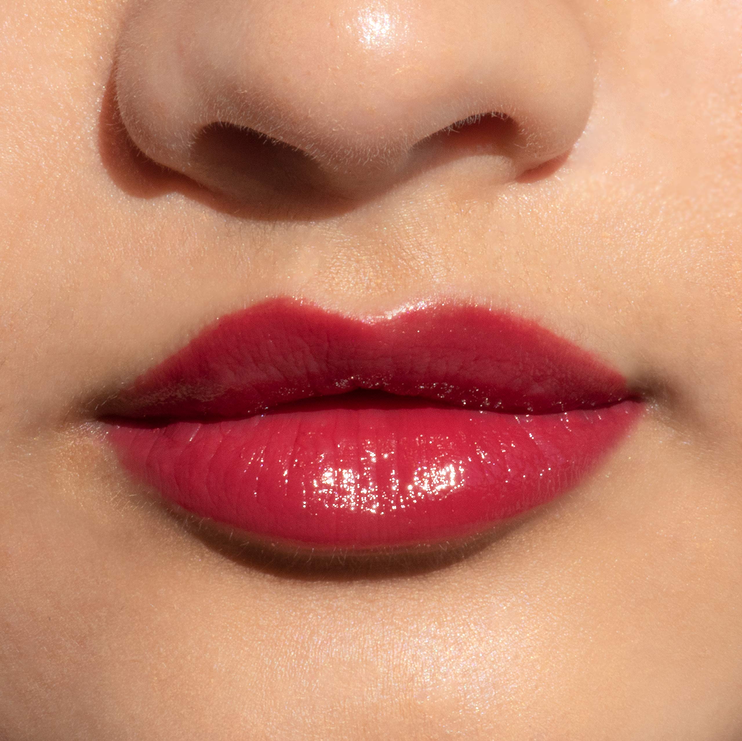 nui-cosmetics-natural-lipgloss-10-mana-naturkosmetik-lipgloss-brombeerrot-glossy image 4