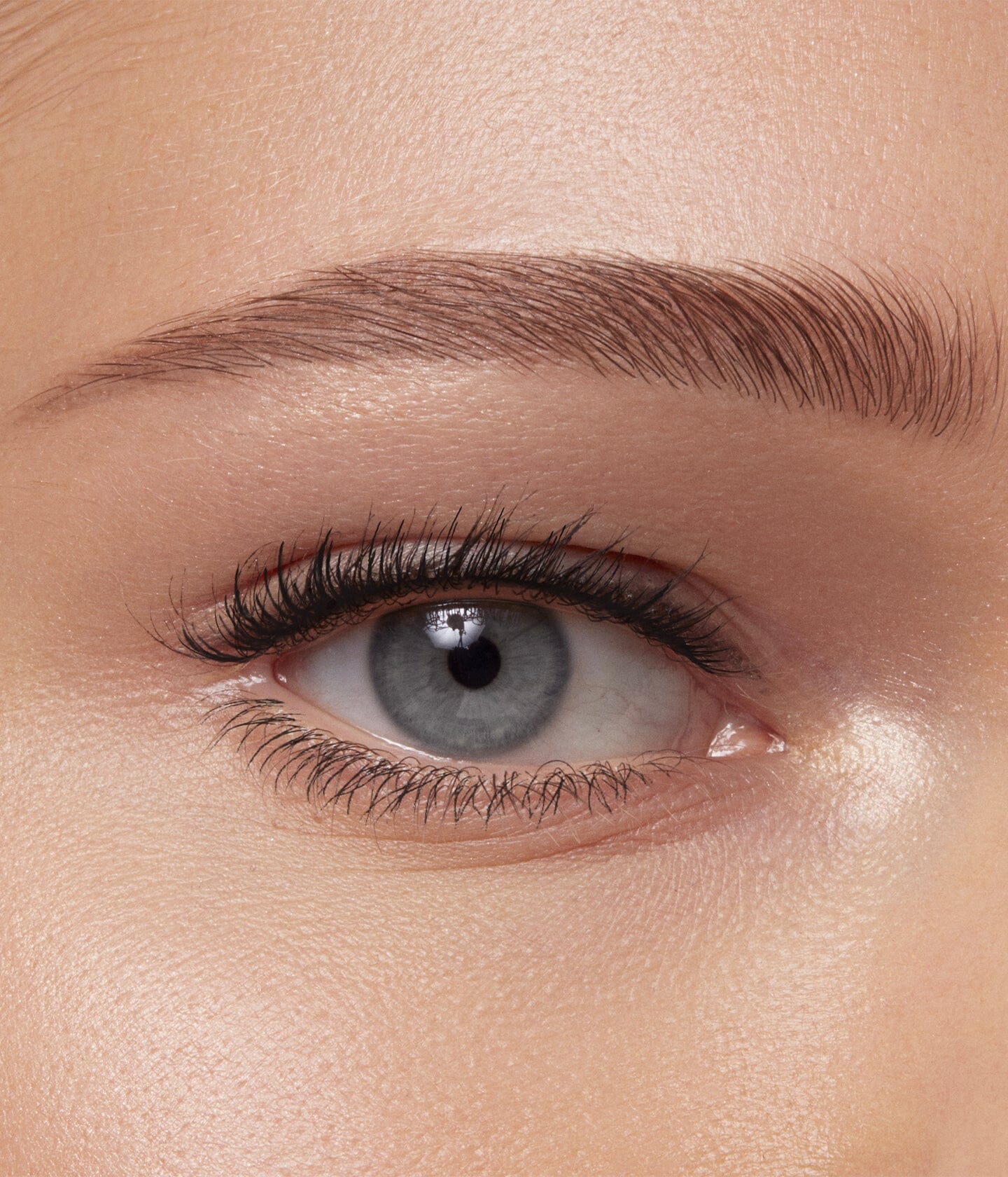la-bouche-rouge-paris-le-s-rum-noir-mascara-glas-mascara-99-nat-rlich image 2