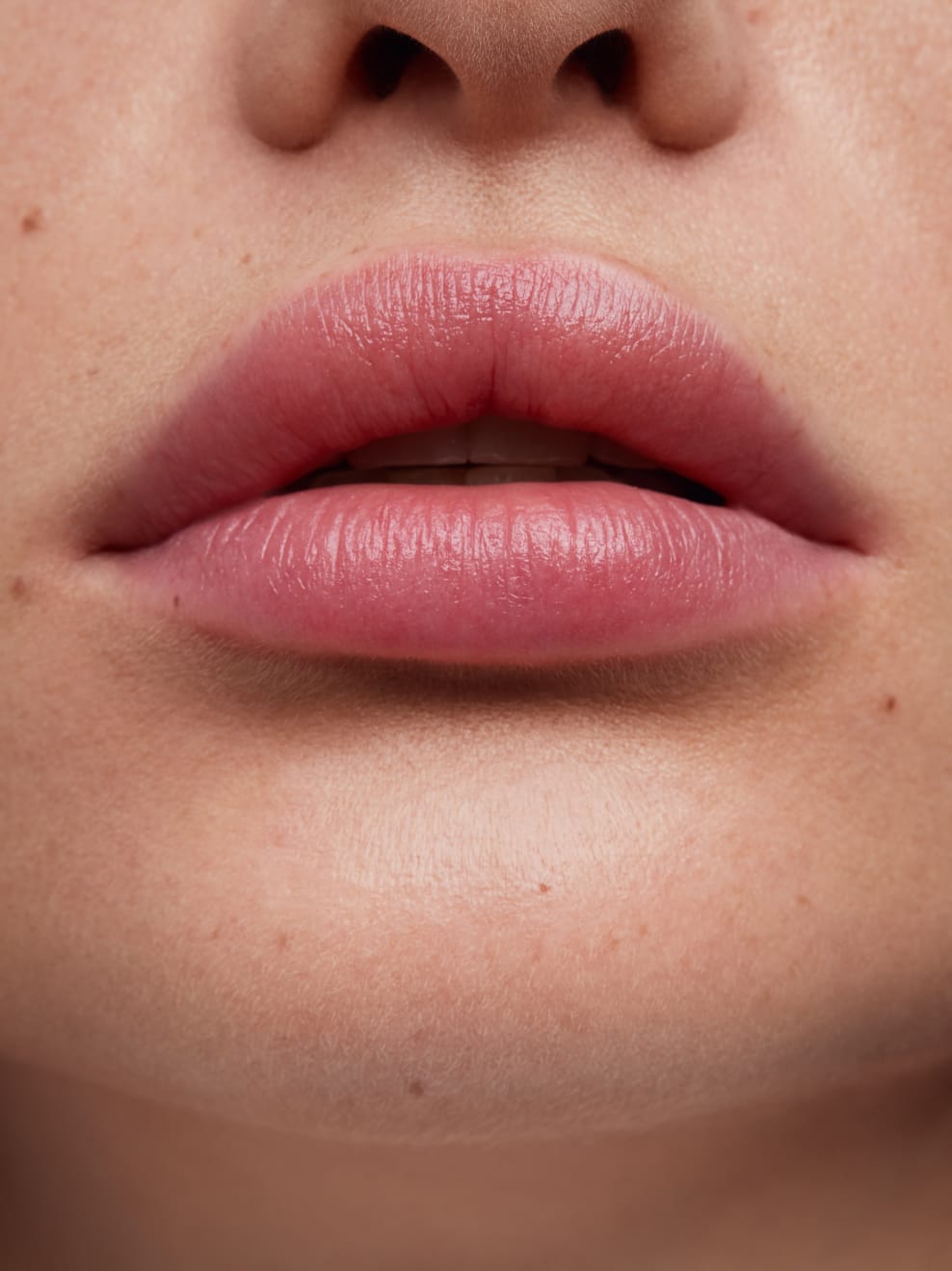 und-gretel-tagarot-tinted-lip-balm-plumping-lippenpflege image 4