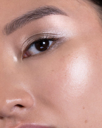 la-bouche-rouge-paris-highlighter-pinsel-buchenholz-vegan image 7