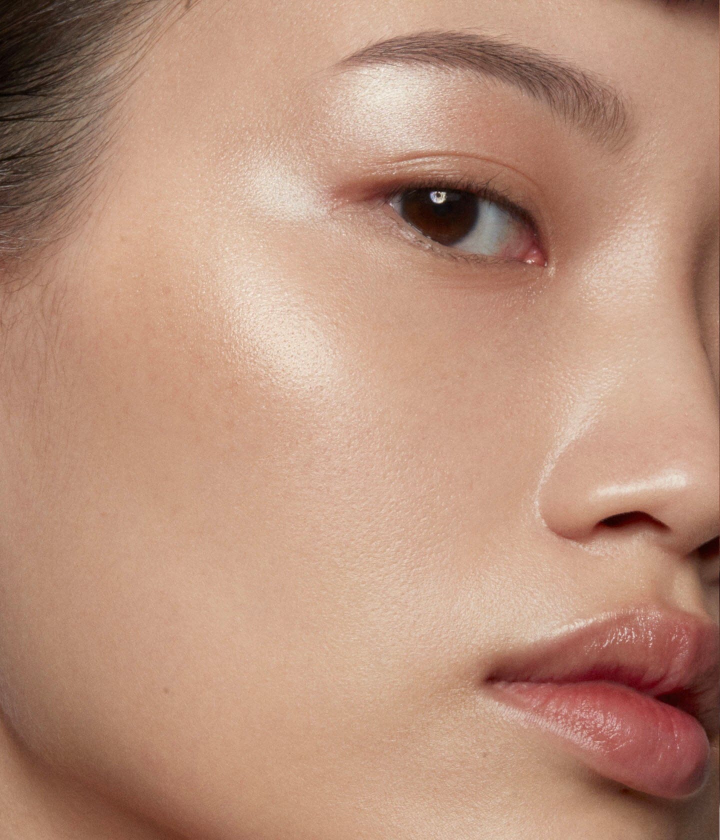 la-bouche-rouge-paris-la-lumi-re-highlighter-puder-96-nat-rlich image 4