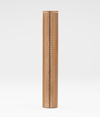 la-bouche-rouge-paris-leder-mascara-h-lle-mascara-sleeve-aus-puy-leder image 2